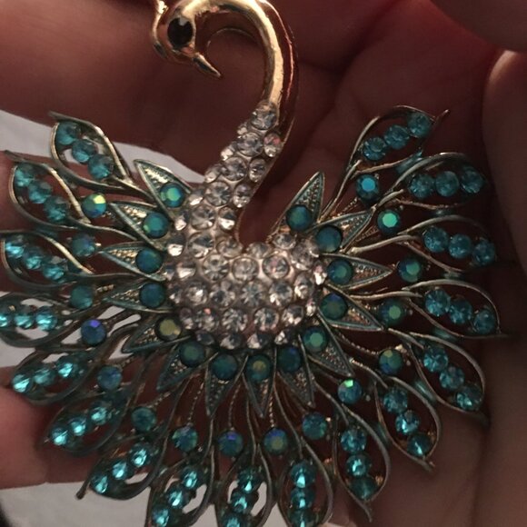 Large Blue Pendant of a Peacock Rhinestone Necklace New Drawer 6 - Picture 5 of 5